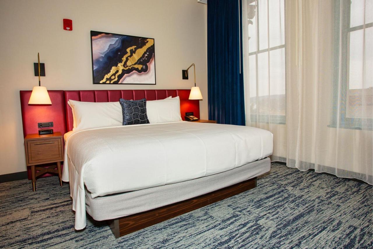 Blu-Tique, Akron, A Tribute Portfolio Hotel 外观 照片